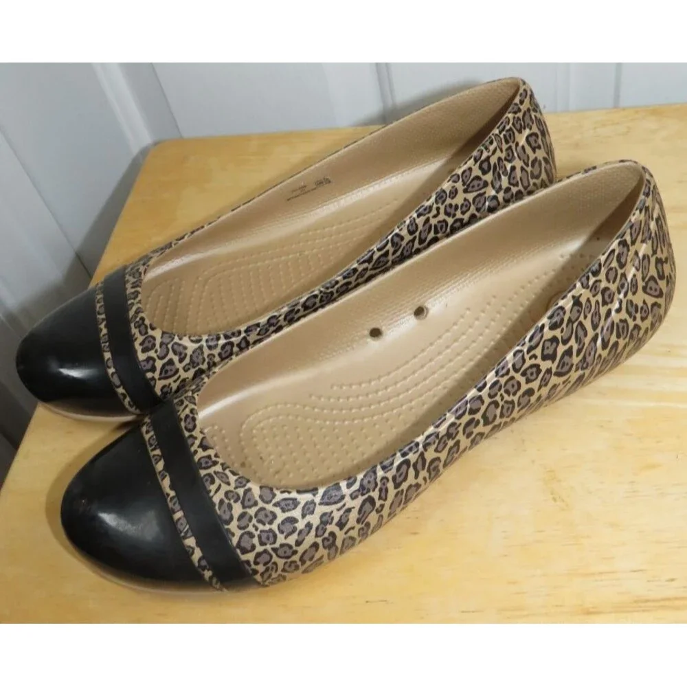 Crocs Women’s Size 10 Leopard Print Cap Toe Slip On Ballet Flats (200681)